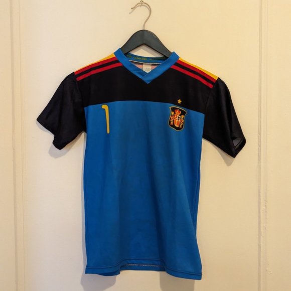 Iker Casillas Spain Replica Soccer Jersey - Picture 1 of 2